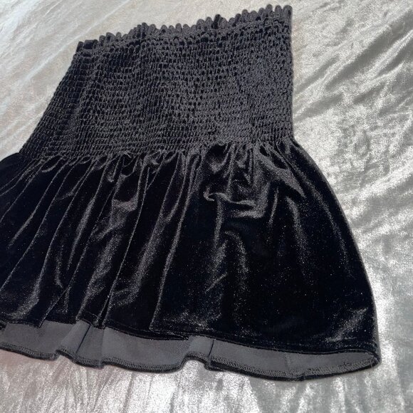π Bundle Deal: 4 for $20! π Zara flirty velvet skirt M - Picture 9 of 10